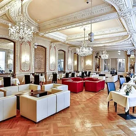 Hotel Heliopark Bad Zum Hirsch 4*
